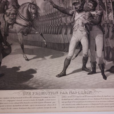 Grabado antiguo Siglo XIX Guerras Napoleónicas Une promotion par Napoleón Paul Legrand Dopter